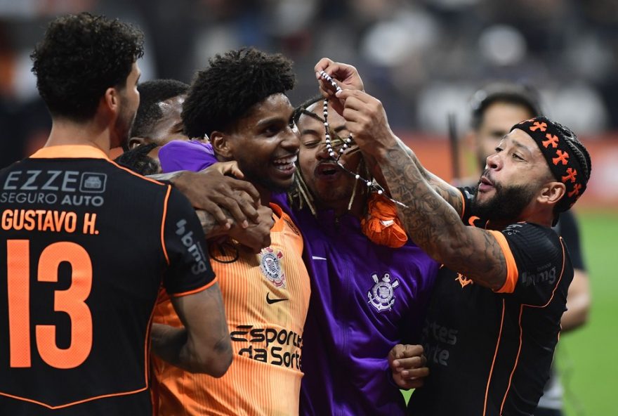 hugo-souza-defende-10-penaltis-pelo-corinthians-e-desperta-interesse-de-clubes-estrangeiros-7C-auge-na-carreira-e-convocacao-para-a-selecao-brasileira