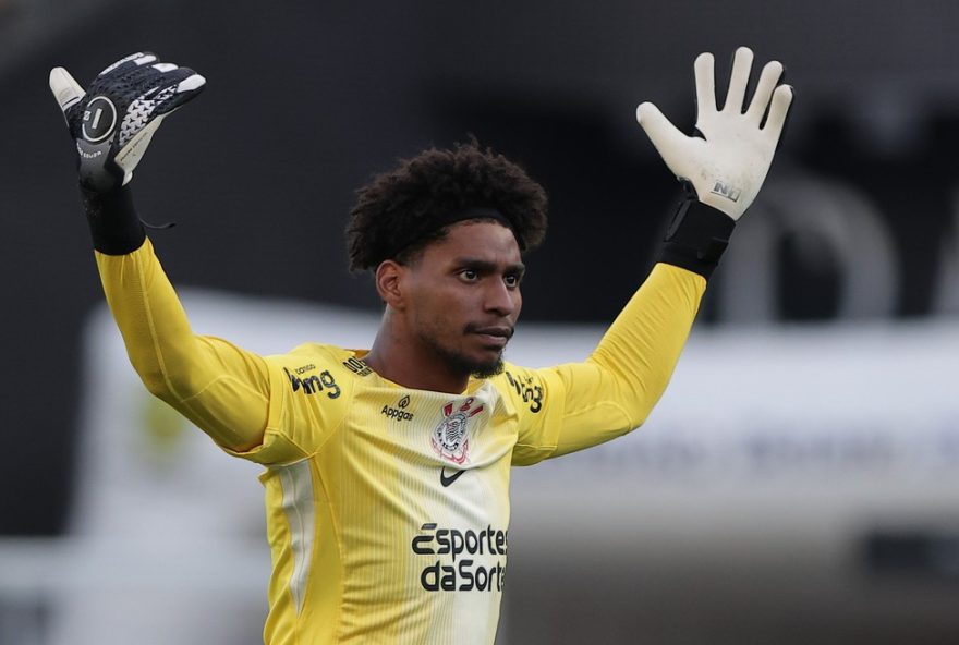 hugo-souza-do-corinthians-e-convocado-por-ancelotti-para-selecao-brasileira3A-preparo-para-eliminatorias-da-copa-do-mundo