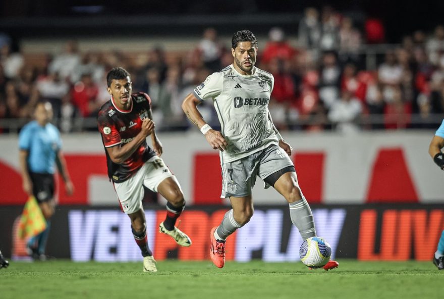 hulk-coloca-botafogo-como-favorito2C-mas-confia-na-capacidade-do-atletico-mg-na-final-da-libertadores3A-rivalidade-intensa-e-declaracoes-polemicas-aquecem-o-confronto-decisivo