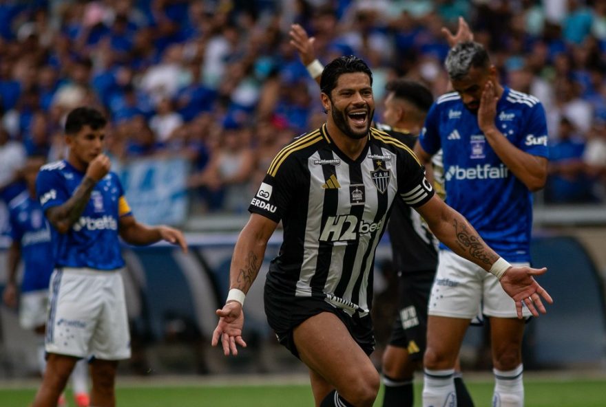 MG - BELO HORIZONTE - 09/02/2025 - MINEIRO 2025, CRUZEIRO X ATLETICO-MG - Hulk jogador do Atletico-MG comemora seu gol durante partida contra o Cruzeiro no estadio Mineirao pelo campeonato Mineiro 2025. Foto: Fernando Moreno/AGIF