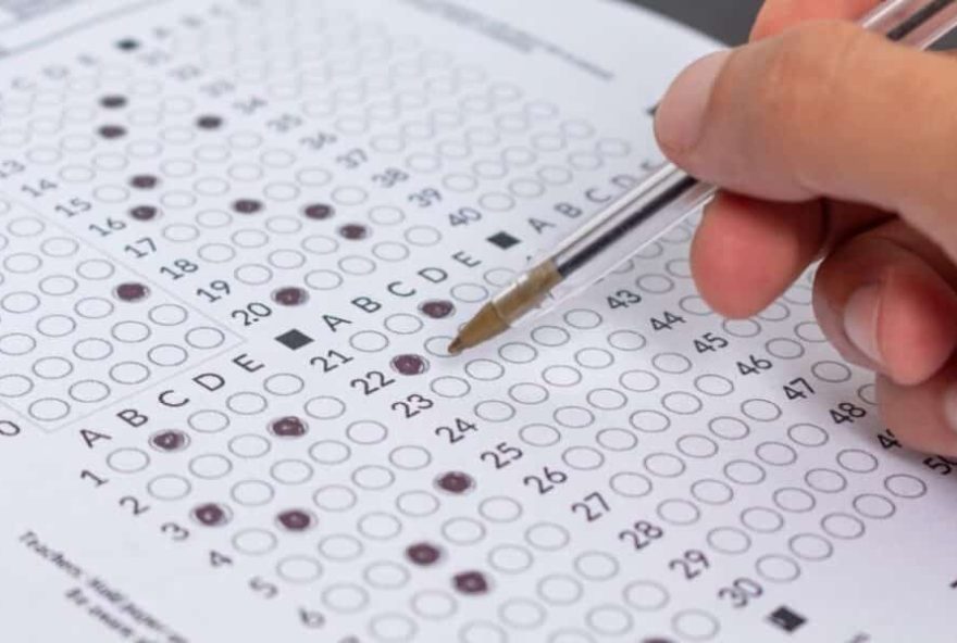 ibge-anuncia-concurso-com-9.580-vagas-temporarias-para-2026