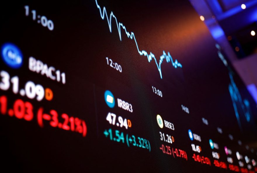 ibovespa-tem-guinada-no-fim-do-pregao-e-sobe-02C8625-apos-fala-de-trump-sobre-ira