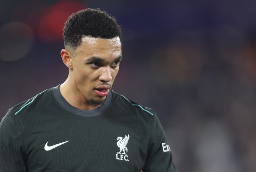 idolos-do-liverpool-criticam-estrategia-de-alexander-arnold-em-negociacao-com-o-real-madrid