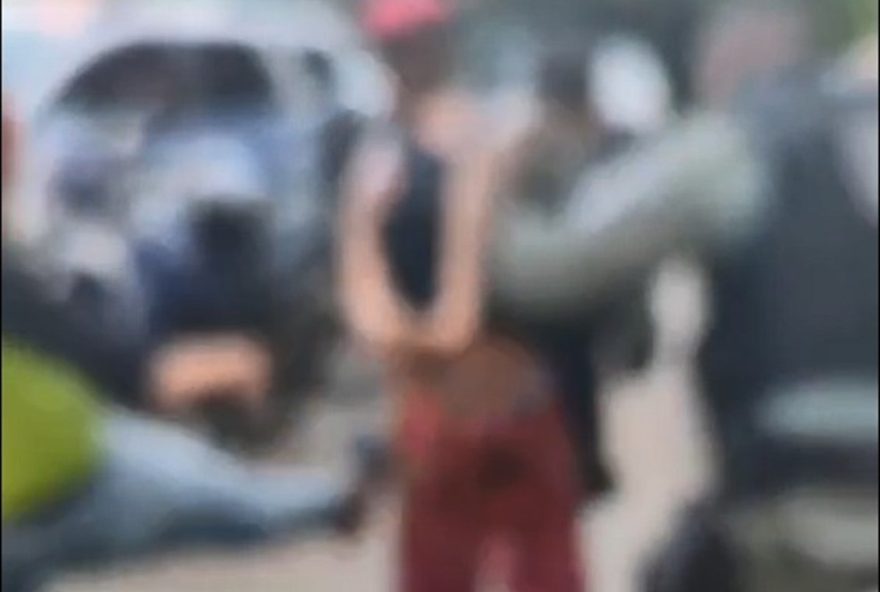 idosa-de-78-anos-e-esfaqueada-34-vezes-em-carpina3A-criminoso-e-preso-e-moradores-o-agrediram idosa-de-78-anos-e-esfaqueada-34-vezes-em-carpina3A-criminoso-e-preso-e-moradores-o-agrediram