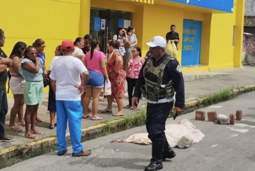 idosa-de-78-anos-morre-atropelada-por-onibus-no-cabo-de-santo-agostinho3A-vitima-e-identificada-como-maria-lopes-de-castro