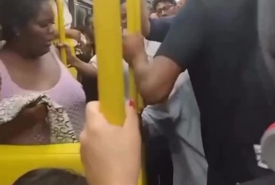 idosa-e-agredida-em-onibus-do-brt-sociedade-pede-justica-e-protecao idosa-e-agredida-em-onibus-do-brt-sociedade-pede-justica-e-protecao