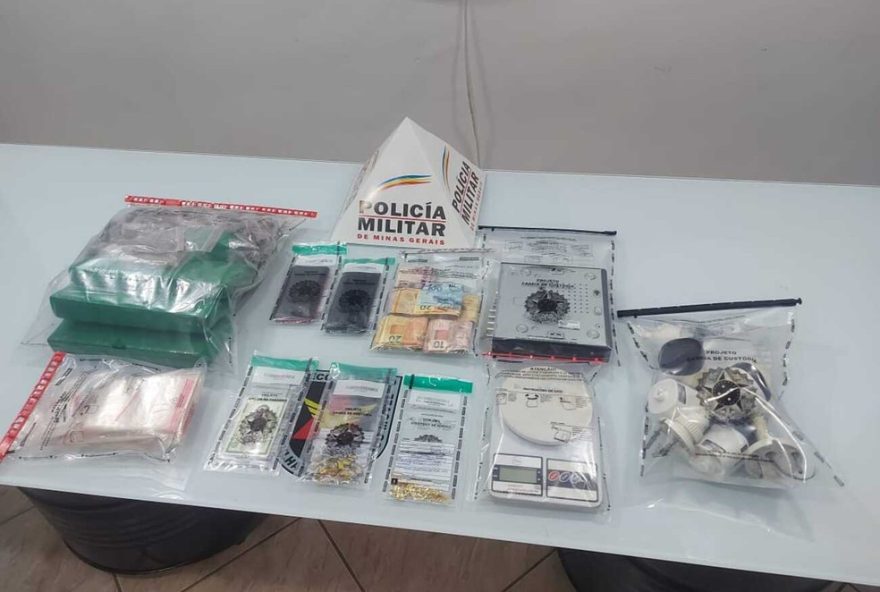 idosa-entrega-r243.900-a-policia-em-operacao-contra-trafico-em-governador-valadares3A-caso-inusitado-em-vila-pastoril