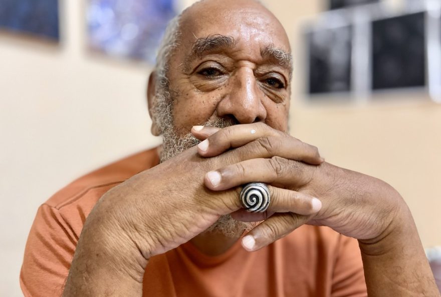 idoso-de-82-anos-lanca-livro-de-poesias-no-rio-dia-mundial-da-poesia idoso-de-82-anos-lanca-livro-de-poesias-no-rio-dia-mundial-da-poesia