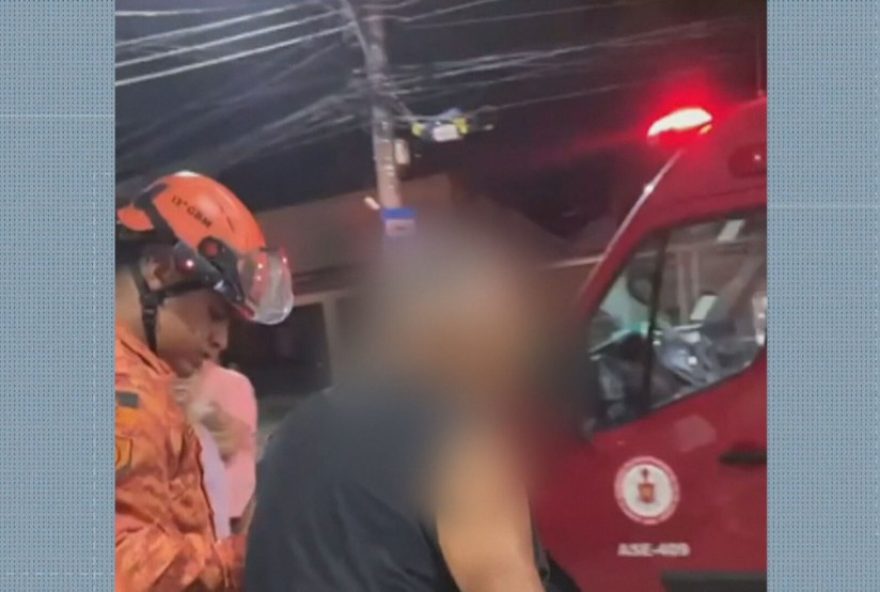 idoso-de-85-anos-e-agredido-por-vizinho-por-divida-de-r24-10-em-padre-miguel2C-rj3A-caso-choca-comunidade-e-levanta-debate-sobre-seguranca-e-respeito