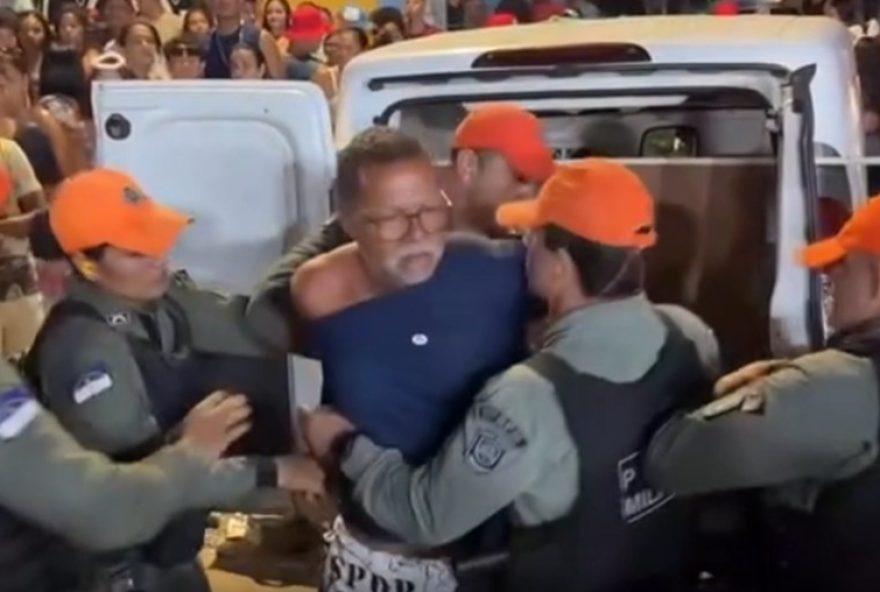 idoso-denuncia-violencia-policial-em-bloco-pos-carnaval3A-video-mostra-abordagem-truculenta idoso-denuncia-violencia-policial-em-bloco-pos-carnaval3A-video-mostra-abordagem-truculenta