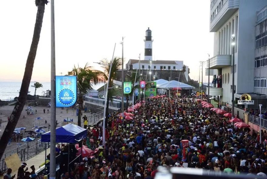 idoso-e-detido-por-injuria-racial-durante-carnaval3A-vitima-recebe-apoio-e-destaque-para-combate-ao-racismo idoso-e-detido-por-injuria-racial-durante-carnaval3A-vitima-recebe-apoio-e-destaque-para-combate-ao-racismo