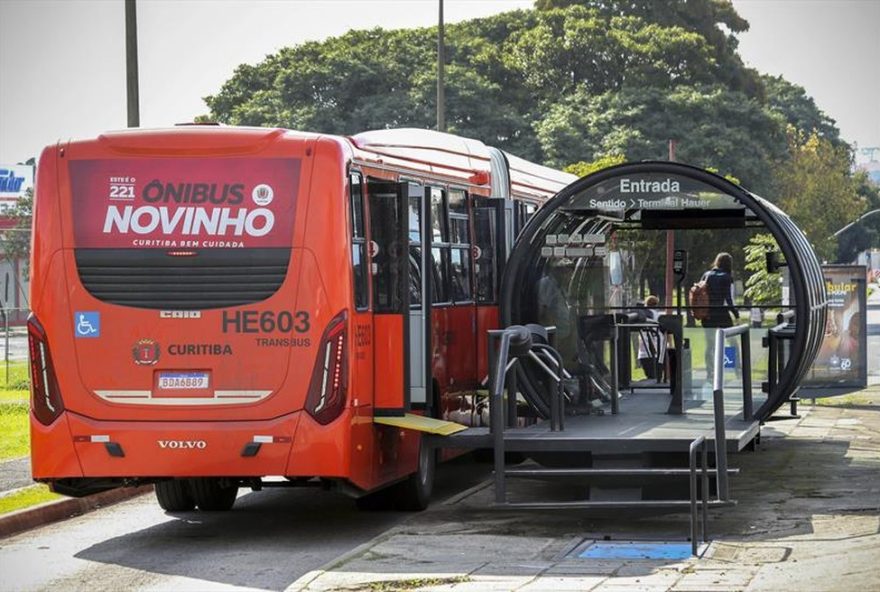 idoso-e-detido-suspeito-de-filmar-adolescente-em-onibus-em-curitiba