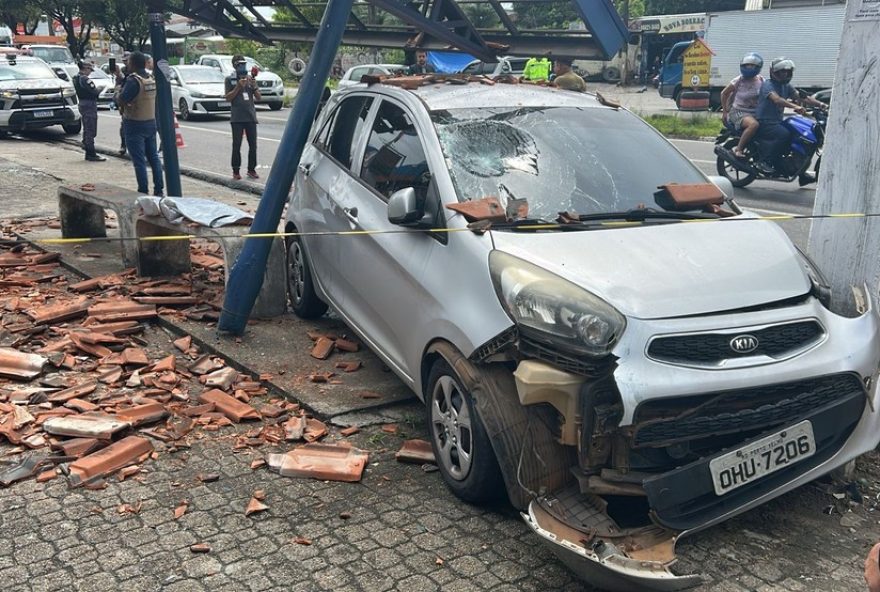 idoso-morre-atropelado-por-carro-desgovernado-em-parada-de-onibus-na-zona-leste-de-manaus idoso-morre-atropelado-por-carro-desgovernado-em-parada-de-onibus-na-zona-leste-de-manaus