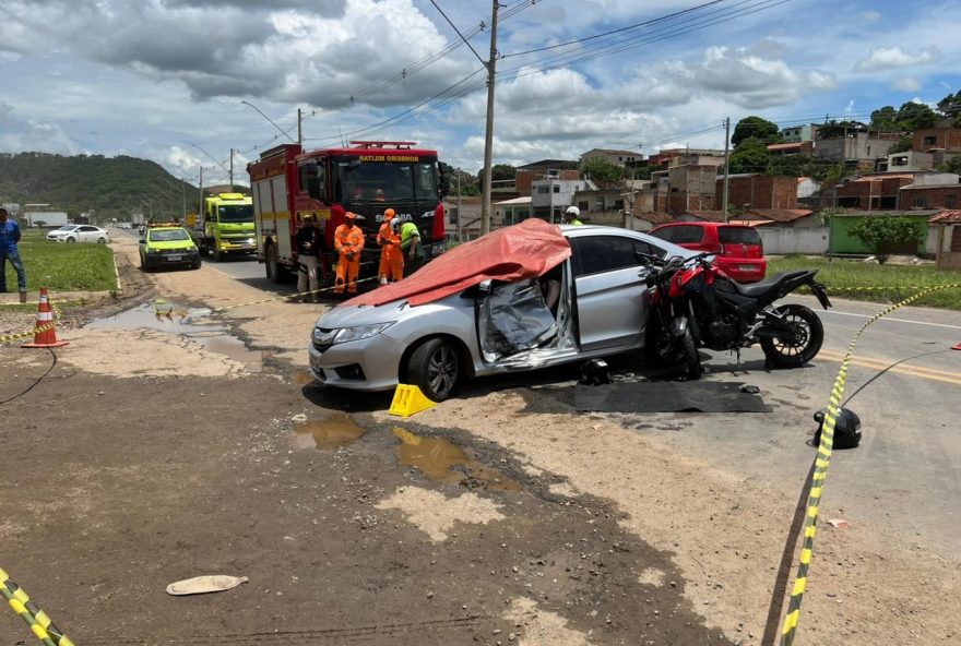 idoso-morre-e-dois-homens-ficam-feridos-em-acidente-na-br-1162C-em-mg idoso-morre-e-dois-homens-ficam-feridos-em-acidente-na-br-1162C-em-mg