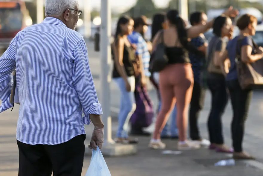 Efeitos positivos incluem redução da dor, náusea e ansiedade