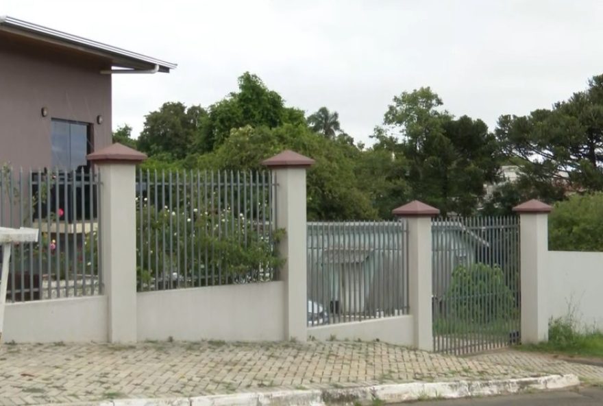 idoso-sobrevive-a-ataque-de-abelhas-em-ponta-grossa3B-bebe-e-jovem-tambem-atacadas3A-como-agir-e-prevenir idoso-sobrevive-a-ataque-de-abelhas-em-ponta-grossa3B-bebe-e-jovem-tambem-atacadas3A-como-agir-e-prevenir