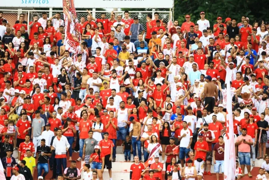 Torcida do time goiano Vila Nova. (Reprodução/O popular)