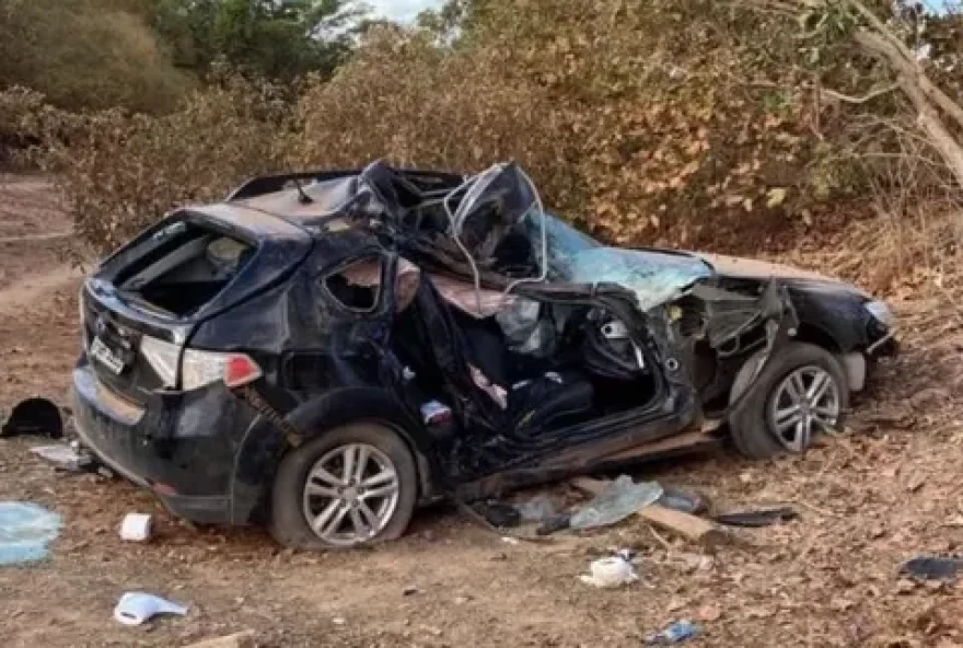 Adolescente de 12 anos morreu após mãe bater carro contra árvore, em Aruanã