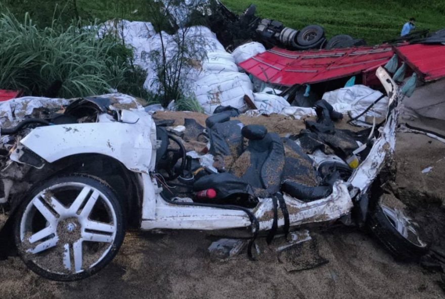 imagens-do-acidente-que-vitimou-3-da-mesma-familia-na-br-060 imagens-do-acidente-que-vitimou-3-da-mesma-familia-na-br-060