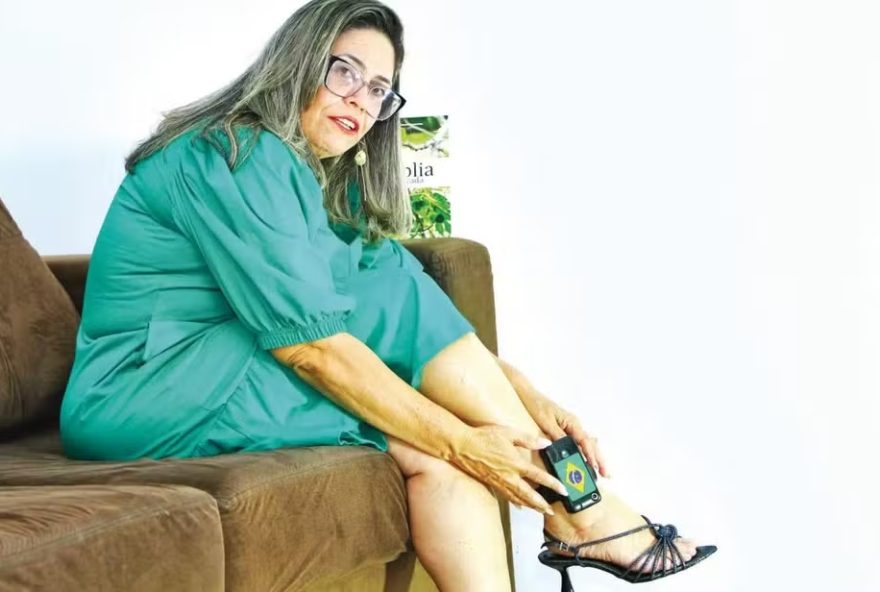 Rosana Maciel Gomes está foragida desde 8 de janeiro. Ela foi condenada a 13 anos e 6 meses por participar dos atos antidemocráticos em Brasília. (Foto: Reprodução)