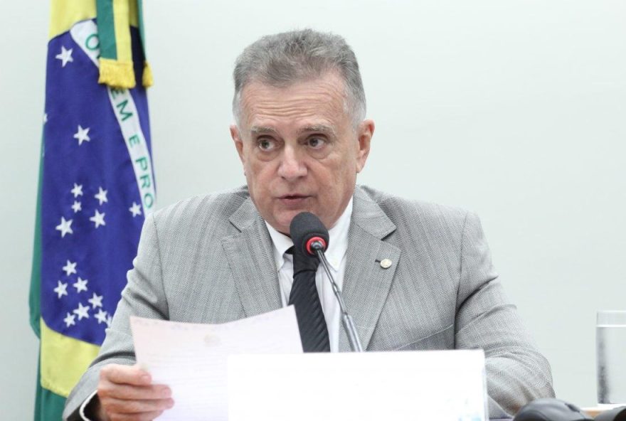 PT Condena Voto de Flávio Nogueira na PEC 164