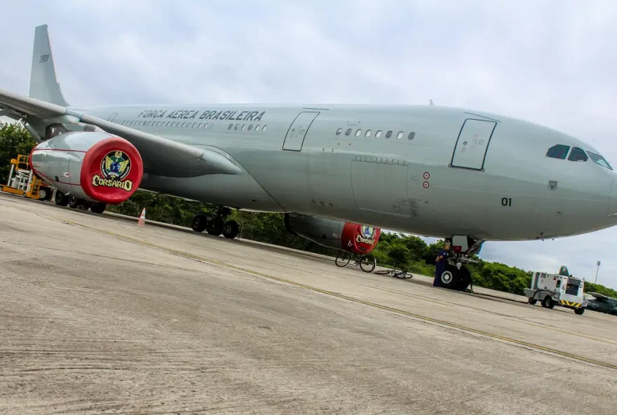 Avião leva carga humanitária com depurificadores e kits voltaicos. (Foto: Gov BR)