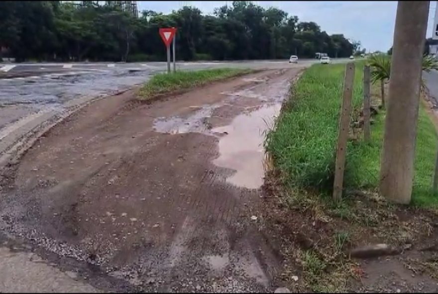 impasse-judicial-entre-prefeitura-de-limeira-e-autoban-mantem-via-de-acesso-a-anhanguera-com-buracos3A-motoristas-arriscam-se impasse-judicial-entre-prefeitura-de-limeira-e-autoban-mantem-via-de-acesso-a-anhanguera-com-buracos3A-motoristas-arriscam-se