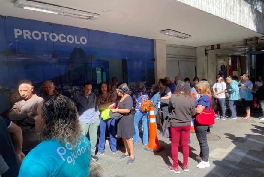 implantacao-do-jae-gera-longas-filas-no-transporte-publico-do-rio3A-entenda-as-mudancas-e-como-agilizar-seu-novo-cartao
