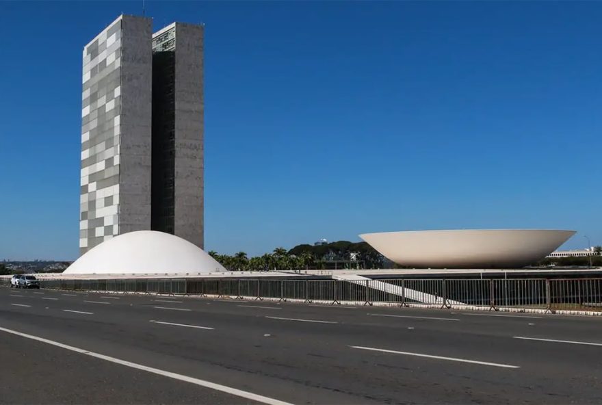 imposto-de-renda3A-deputado-hugo-motta-confirma-votacao-para-hoje-da-isencao