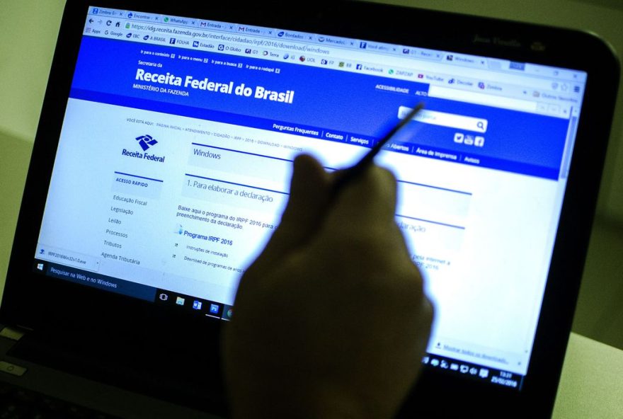 Prestação de contas é obrigatória, segundo alguns critérios, como rendimentos tributáveis acima de R$ 28.559,70.
(Foto: Marcelo Camargo/Agência Brasil)