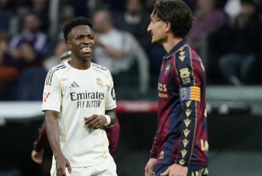 imprensa-analisa-situacao-complicada-de-vinicius-jr-apos-vaias-historicas imprensa-analisa-situacao-complicada-de-vinicius-jr-apos-vaias-historicas