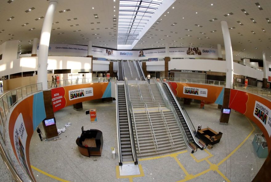 inauguracao-da-nova-rodoviaria-de-salvador3A-escada-rolante-resolve-problema-e-promete-mais-comodidade-aos-passageiros