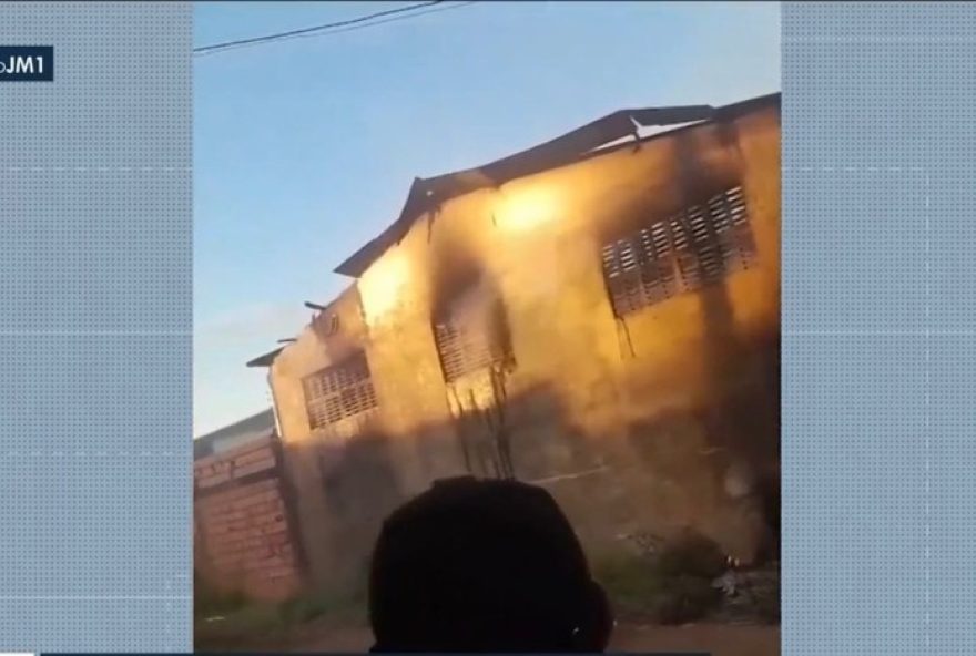 incendio-atinge-centro-de-reciclagem-em-parque-amazonas2C-imperatriz-ma-corpo-de-bombeiros-controla-chamas-e-evita-danos-maiores