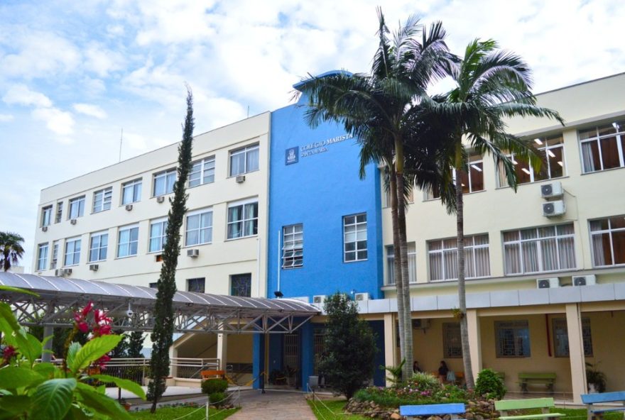 incendio-atinge-colegio-marista-santa-maria3A-bombeiros-agem-para-controlar-chamas incendio-atinge-colegio-marista-santa-maria3A-bombeiros-agem-para-controlar-chamas