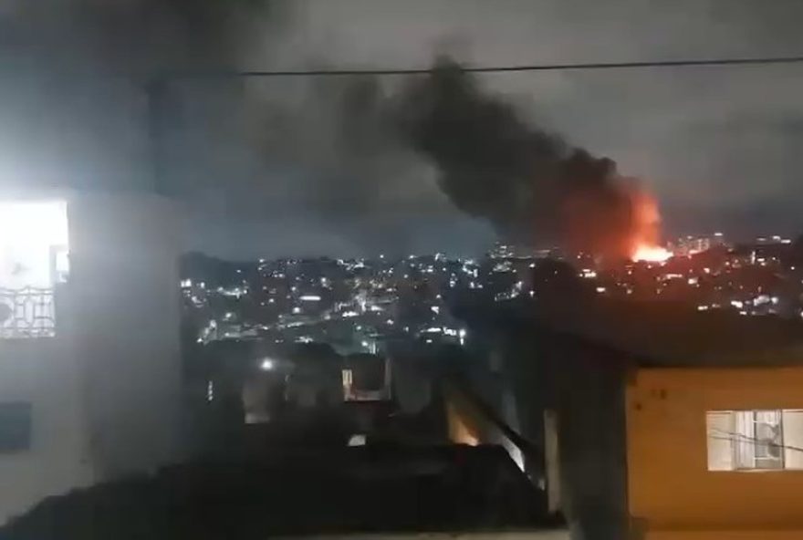 incendio-atinge-comunidade-do-sabao-em-osasco2C-sp3A-equipes-combatem-chamas-e-buscam-causa-do-incidente