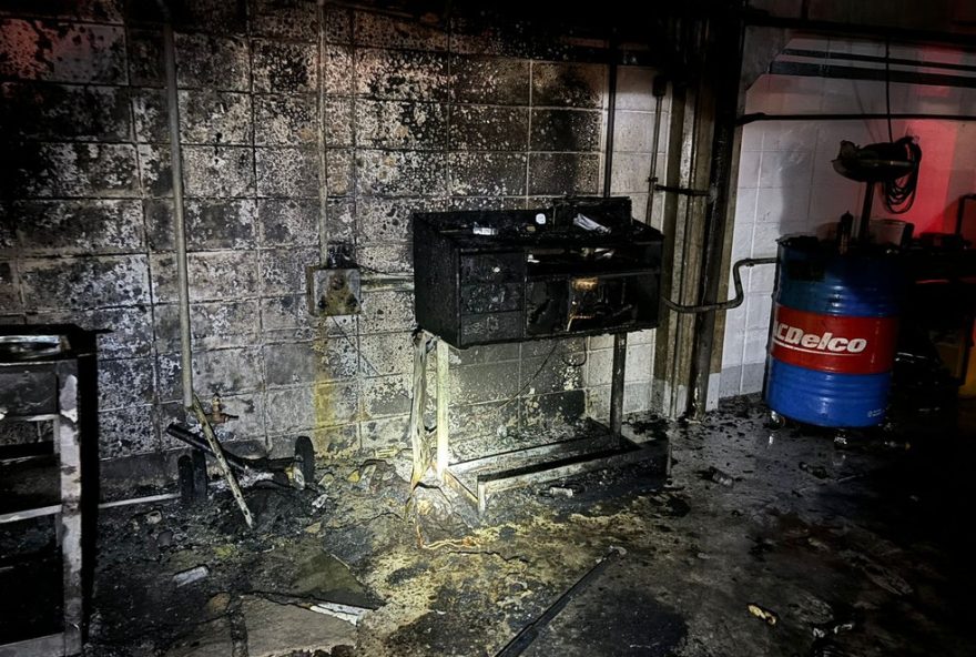incendio-atinge-concessionaria-de-carros-em-bauru-sem-causar-danos-estruturais