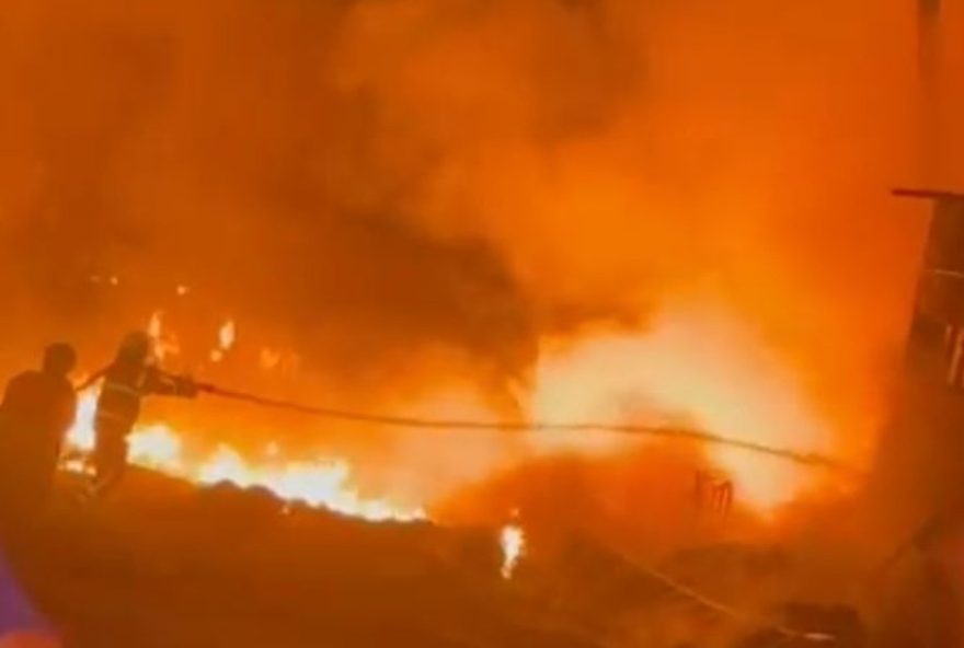 incendio-atinge-fabrica-de-colchoes-em-maracanau-pela-segunda-vez-em-dez-dias3A-bombeiros-agiram-rapidamente-para-evitar-vitimas incendio-atinge-fabrica-de-colchoes-em-maracanau-pela-segunda-vez-em-dez-dias3A-bombeiros-agiram-rapidamente-para-evitar-vitimas