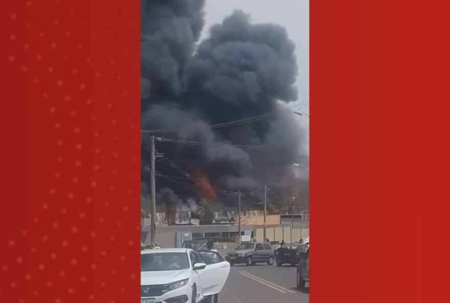 incendio-atinge-fabrica-de-estofados-em-rio-claro-sp3A-sem-vitimas2C-mas-impactos-visiveis