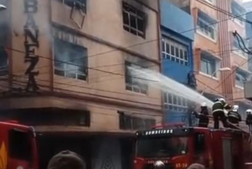 incendio-atinge-loja-de-material-escolar-no-centro-de-fortaleza3A-segundo-incidente-em-24-horas incendio-atinge-loja-de-material-escolar-no-centro-de-fortaleza3A-segundo-incidente-em-24-horas
