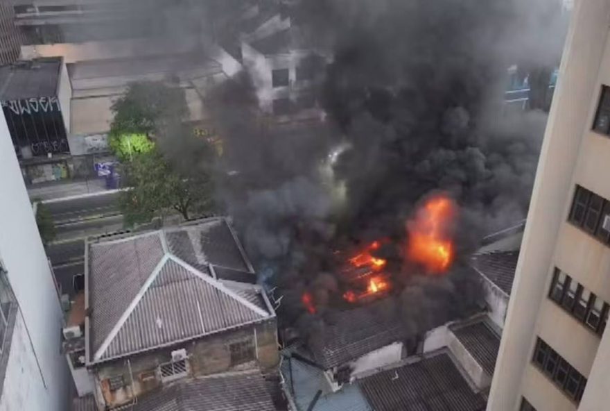 incendio-atinge-lojas-comerciais-no-centro-de-goiania-nesta-4a-feira
