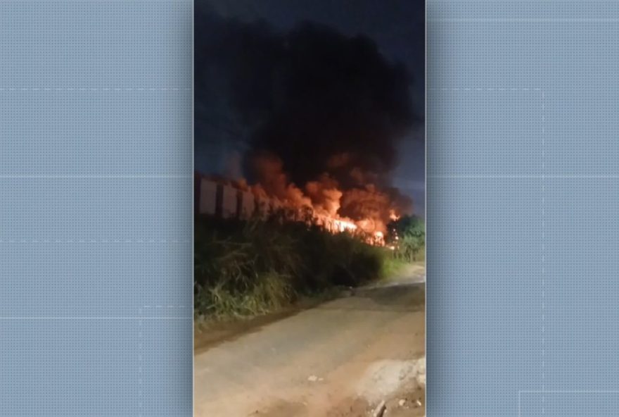 incendio-atinge-metalurgica-em-hortolandia-sp3A-bombeiros-controlam-chamas-e-investigam-causas