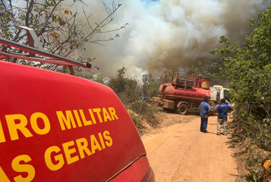 incendio-de-grandes-proporcoes-atinge-comunidades-rurais-em-montes-claros3A-esforcos-conjuntos-e-mobilizacao-essenciais-para-protecao-e-seguranca