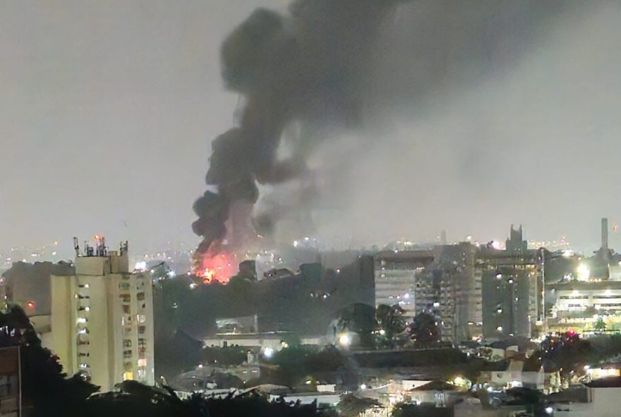 incendio-de-grandes-proporcoes-atinge-galpao-na-zona-sul-de-sao-paulo3A-a-importancia-da-prevencao-e-seguranca