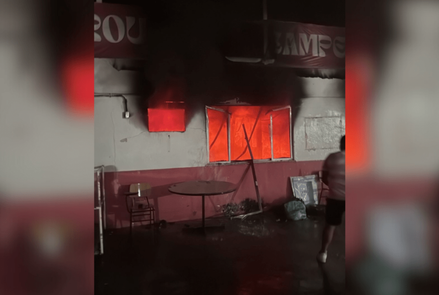 incendio-destroi-fantasias-da-unidos-do-jacarezinho-a-uma-semana-do-desfile-no-carnaval-da-sapucai3A-comunidade-mobilizada incendio-destroi-fantasias-da-unidos-do-jacarezinho-a-uma-semana-do-desfile-no-carnaval-da-sapucai3A-comunidade-mobilizada