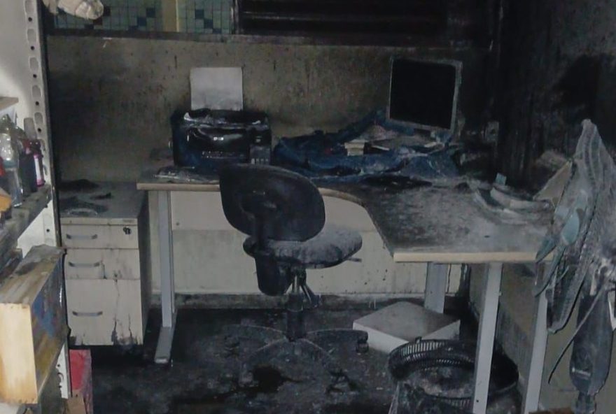 incendio-destroi-sala-em-escola-de-samambaia2C-df3B-sem-feridos.-medidas-de-prevencao-sao-essenciais.-saiba-mais-no-de-df