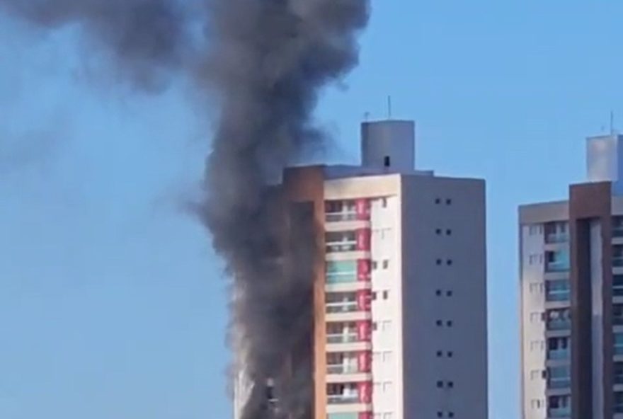 incendio-em-apartamento-do-7o-andar-mobiliza-bombeiros-em-pres.-prudente3A-um-quarto-e-um-banheiro-escapam-ilesos