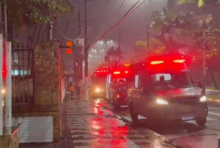 incendio-em-apartamento-em-santos2C-sp2C-causa-evacuacao-de-predio3B-video.-importancia-da-prevencao-e-rapida-acao-dos-bombeiros