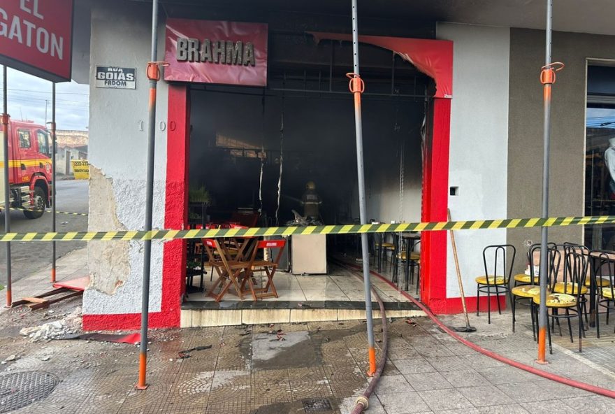 incendio-em-bar-de-divinopolis-mobiliza-comunidade-e-autoridades3A-saiba-mais