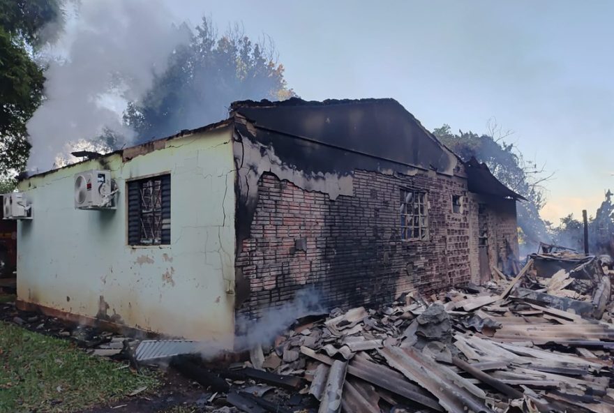 incendio-em-chiapetta3A-crianca-morre-e-policia-investiga-caso