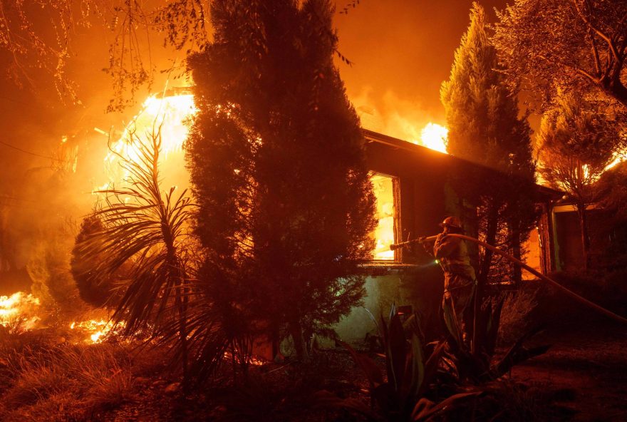 incendio-em-los-angeles2C-california2C-provoca-evacuacao-de-mais-de-30-mil-pessoas